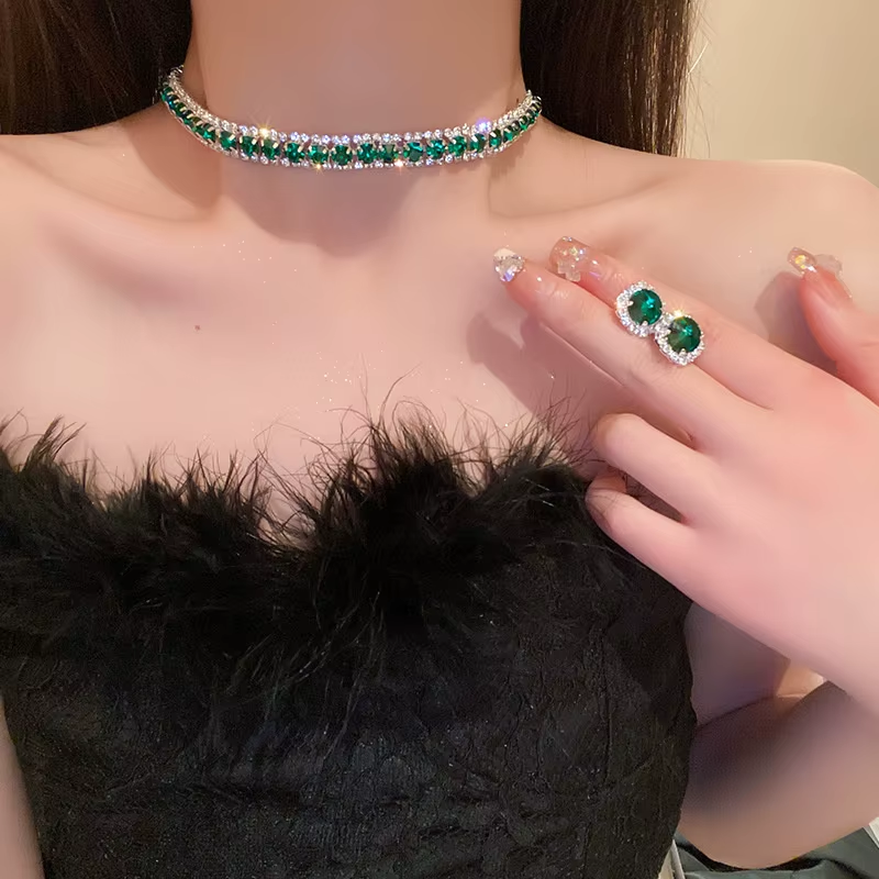 Parure de Bijoux Élégante Dorée avec Cristaux Verts Collier & Boucles d’Oreilles – Image 4